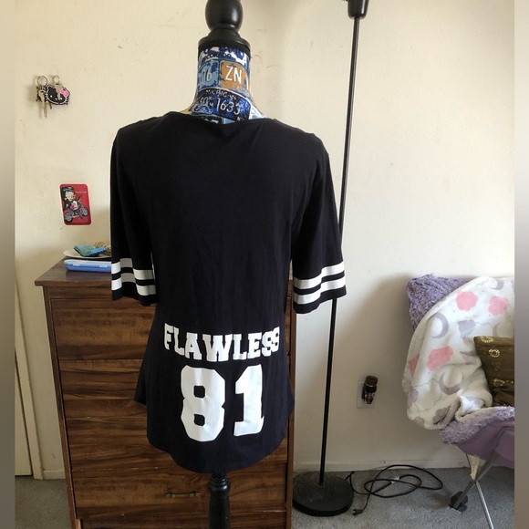 Adorable black and white FLAWLESS jersey shirt - Picture 2 of 7